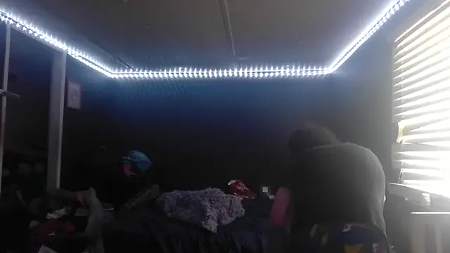 spooky425hd Show in webcam
