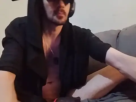 AERIALCLOVER Show in webcam