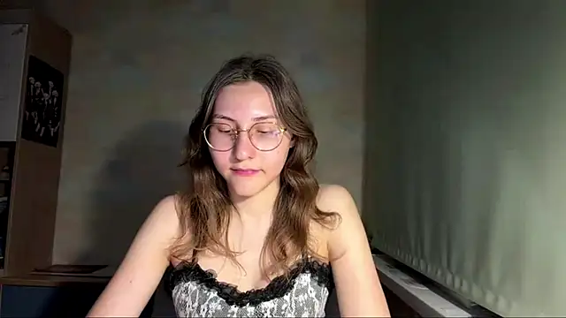 Miaaa_Moon Chat XXX in diretta