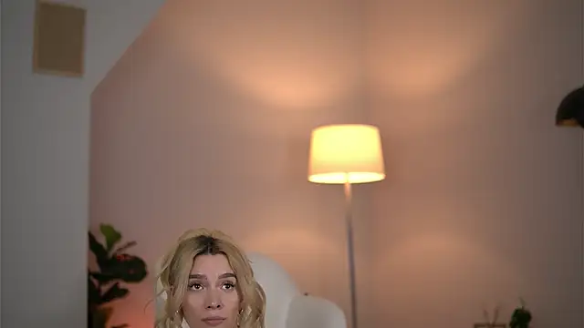 SvveetLuna's Webcam Show