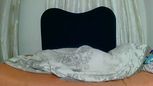 Pokój czatu na żywo – Exotic_FreakyQueen