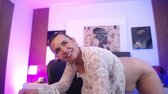 milfsecret69's Live XXX Chat