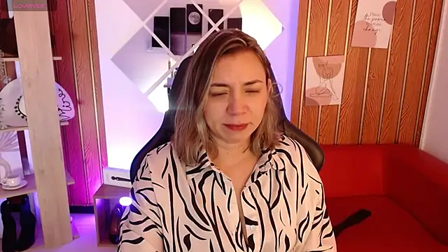 milfsecret69's Live XXX Chat