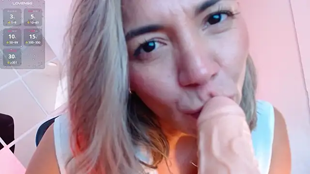 milfsecret69 Adlı Modelin Web Kamerası Şovu