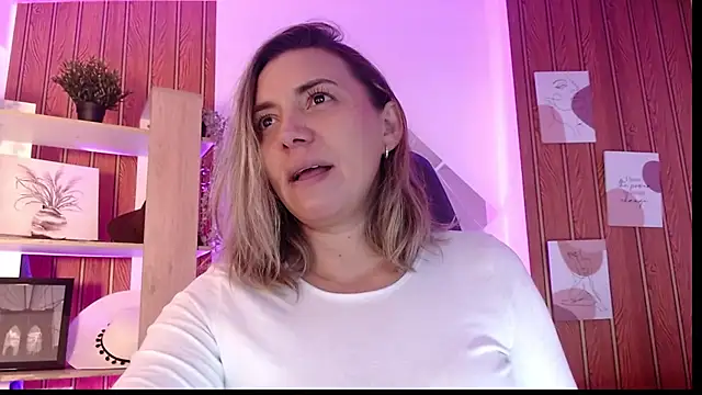 milfsecret69 现场XXX聊天