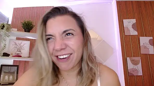 Chatroom XXX en direct de milfsecret69