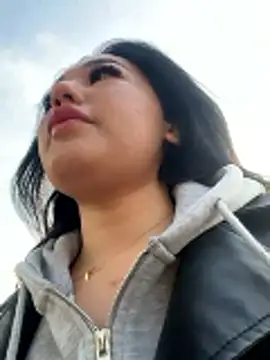 Angels_Sharee Show in webcam