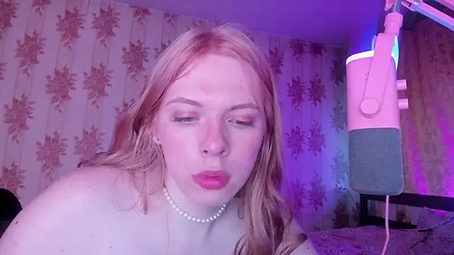Cutie_Bambi webcam show
