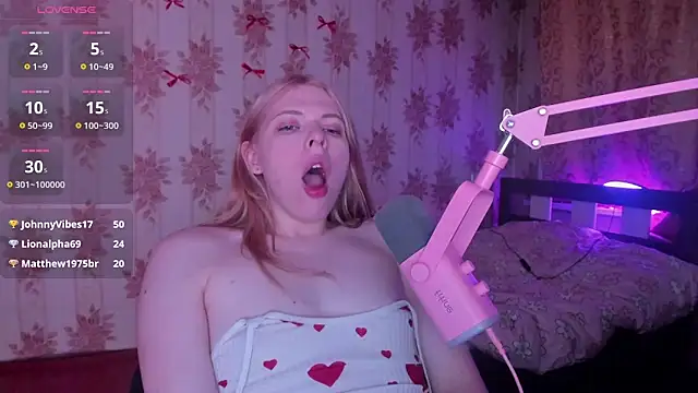 Cutie_Bambi's Webcam Show