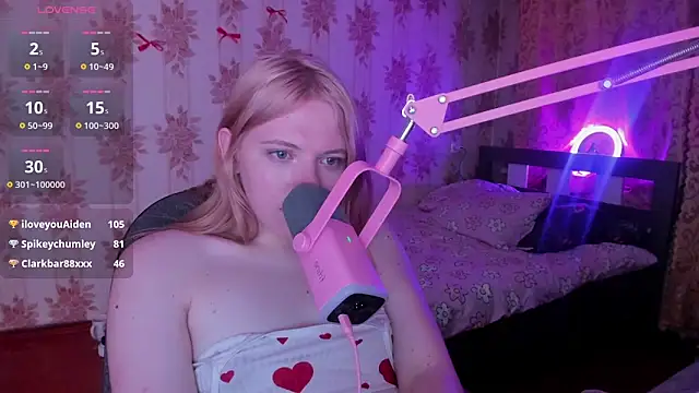 Cutie_Bambi Webcam show