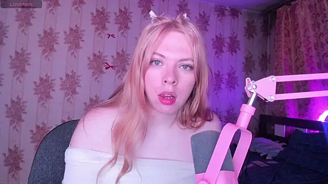 Cutie_Bambi Adlı Modelin Web Kamerası Şovu