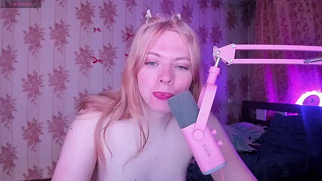 Pertunjukan Kamera Web Cutie_Bambi