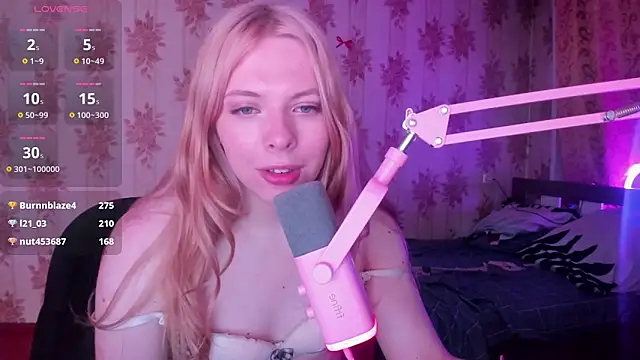 Cutie_Bambi's Webcam Show