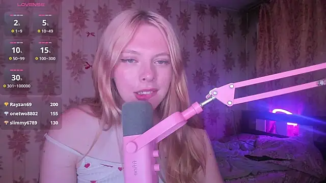 Cutie_Bambi's Webcam Show
