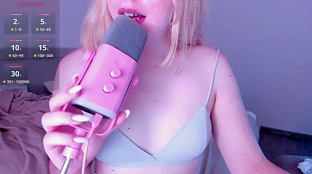 Cutie_Bambi webcam show