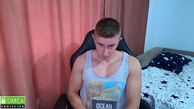 XXX chat uživo modela PowerBoy07