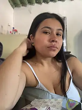 Chat XXX ao vivo de LunnaMoretti