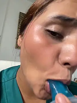 Pertunjukan Kamera Web Noa_Harper-