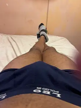 Show modela tyler__uS na web-kameri