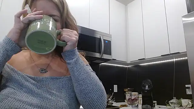 HazelSkyesChat's Webcam Show