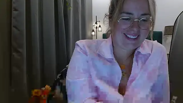 HazelSkyesChat Webcam show