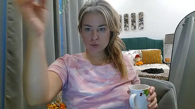 HazelSkyesChat Webcam Show