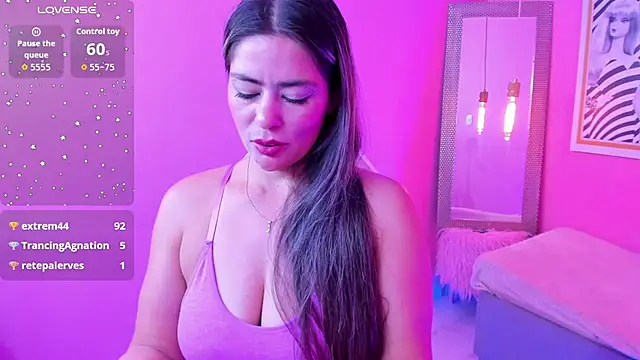 Chat +18 de Ivonne_pier_x ao vivo