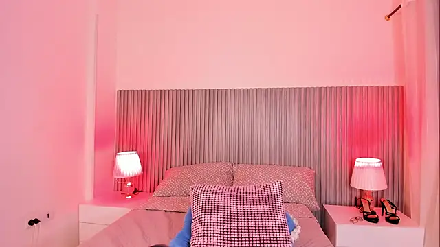 Živá chatovací místnost ArianaHilton_