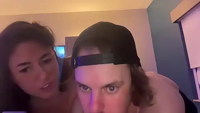 Pokazy przed kamerką – mr_mrs_glitter