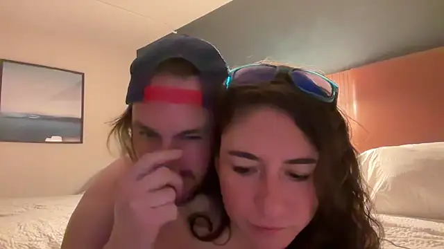 Pokazy przed kamerką – mr_mrs_glitter