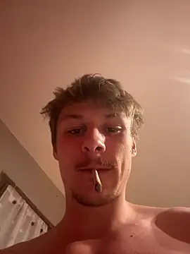 Lucas328706 Show in webcam