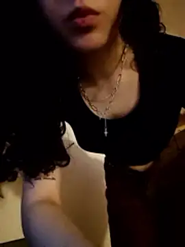ludd_oo Adlı Modelin Canlı Sohbet Odası