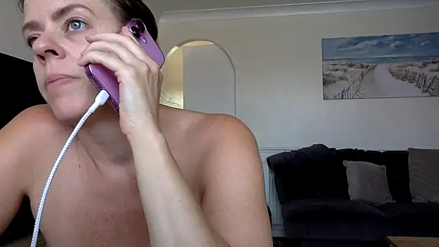 ElizabethArden42- Webcam Show