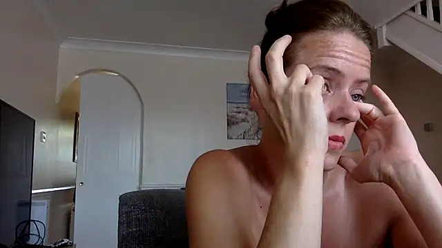 ElizabethArden42-'s Webcam Show