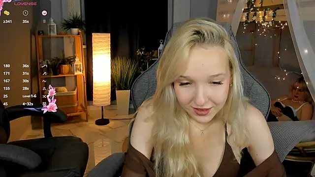 Chat XXX en directo de MaoqiBeverly
