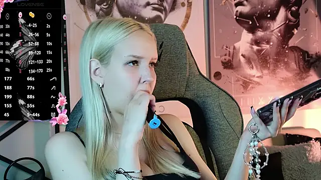 צ'אט XXX בשידור חי של MaoqiBeverly
