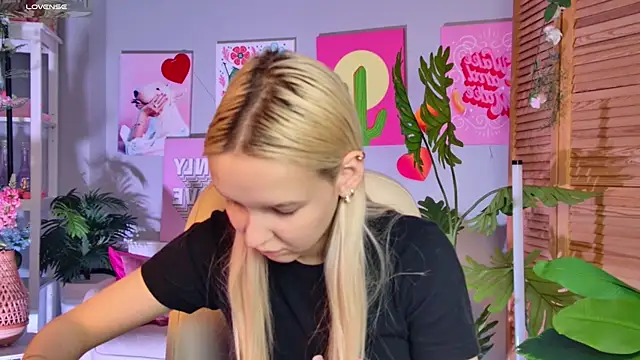 MaoqiBeverly XXX чат на живо