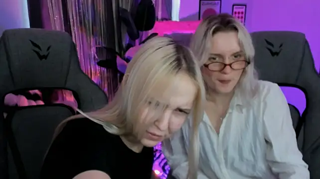 MaoqiBeverly's Live Chat Room