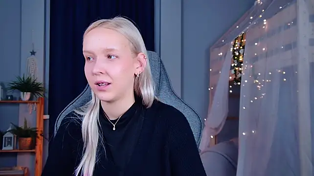 MaoqiBeverly Adlı Modelin Canlı XXX Sohbeti