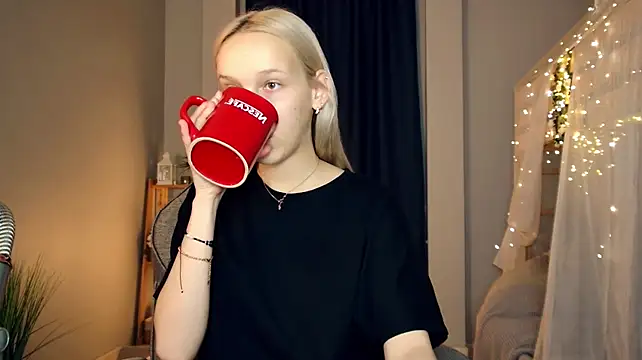 MaoqiBeverly Show in webcam