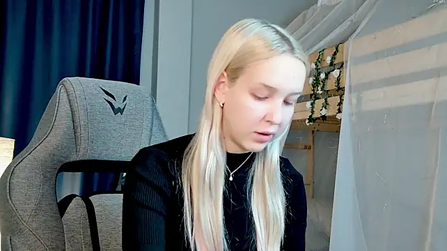 MaoqiBeverly's Webcam Show