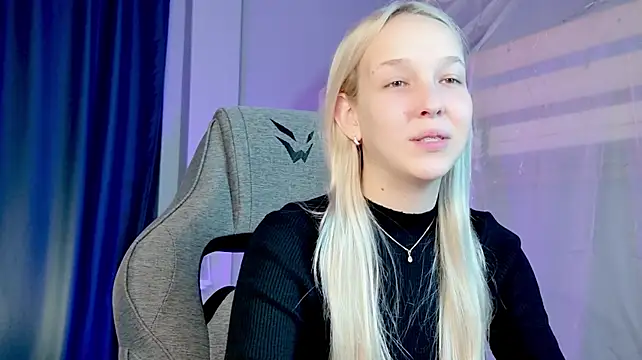MaoqiBeverly's Webcam Show