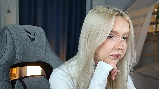 MaoqiBeverly Show in webcam
