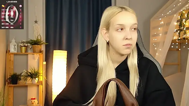 MaoqiBeverly's Webcam Show