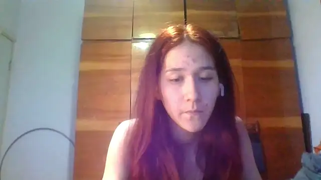Chat +18 de NickiKisinger ao vivo
