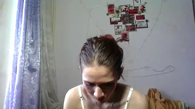 NickiKisinger Adlı Modelin Canlı XXX Sohbeti