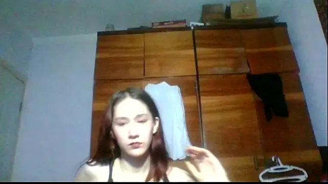 แชท XXX สดของ NickiKisinger
