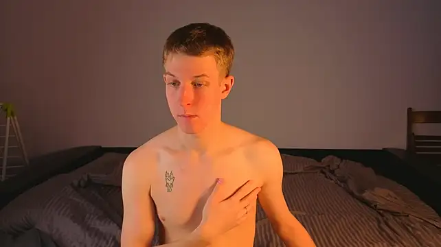 Pertunjukan Kamera Web Dylan_Norton