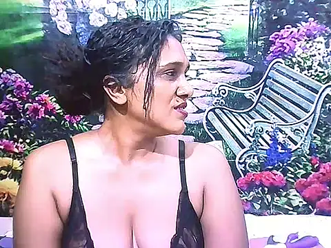 IndianSexyLady20's Live XXX Chat