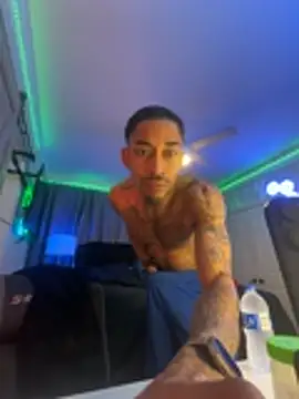 Show modela StillArQuez na web-kameri